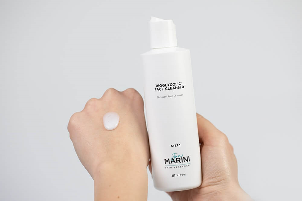 Jan Marini Bioglycolic Face Cleanser Emulsja do mycia twarzy z kwasem glikolowym.