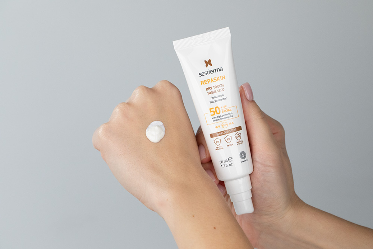 Sesderma Repaskin Dry Touch SPF 50 Krem ochronny SPF50, 50 ml na topestetic.pl.