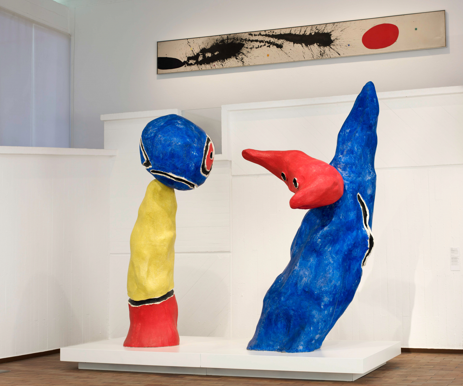 Joan Miró, „Couple d’amoureux aux jeux de fleurs d’amandier”, 1975 (Fundació Joan Miró, Barcelona. © Successió Miró c/o Pictoright Amsterdam 2024)