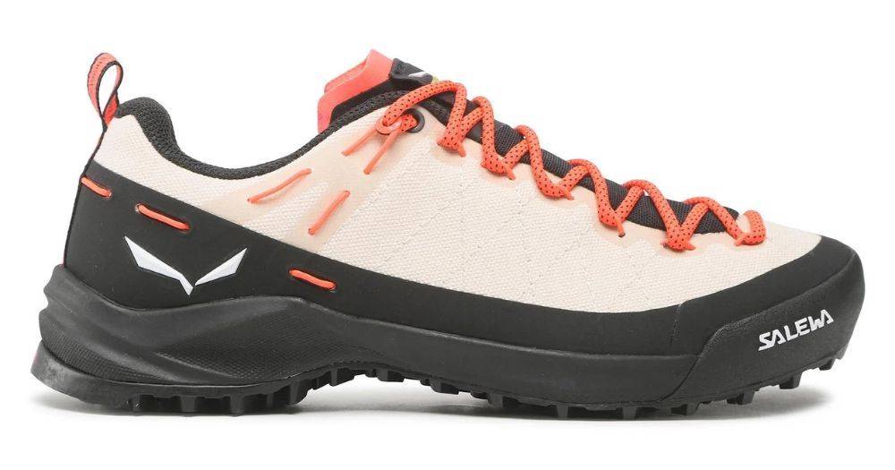 Buty trekkingowe damskie niskie Salewa Wildfire Canvas, przecenione na ok. 469,99 zł (Fot. materiały prasowe)